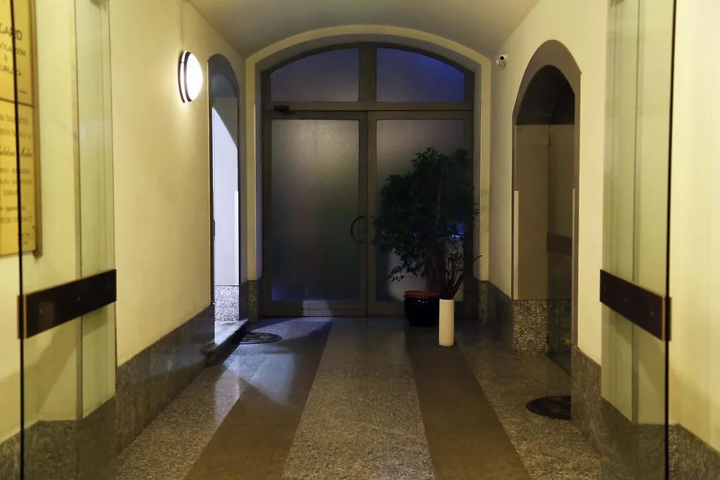 Charming Apartment The Castle Milano