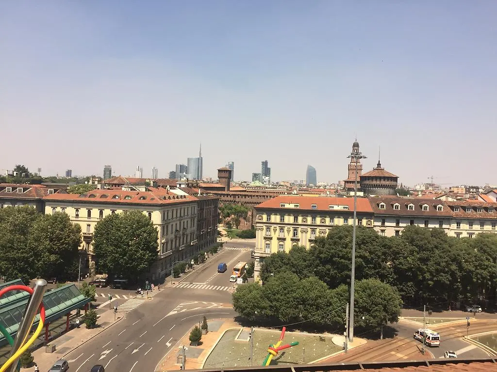 Charming Apartment The Castle Milano