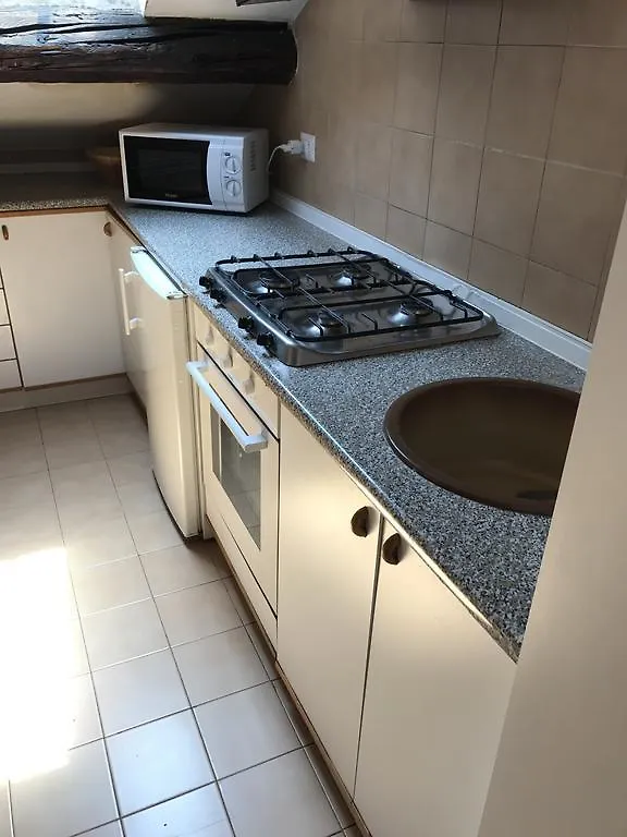 Charming Apartment The Castle Milano