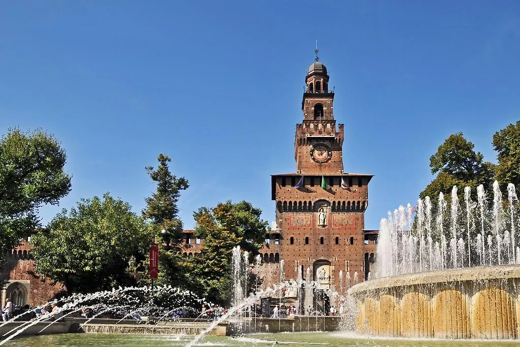 Charming Apartment The Castle Milan