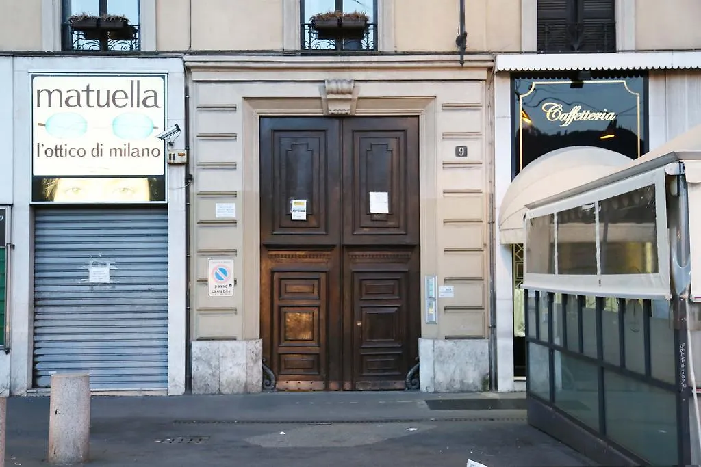 Charming Apartment The Castle Milan 0*,