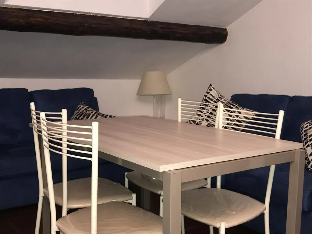 Charming Apartment The Castle Milan