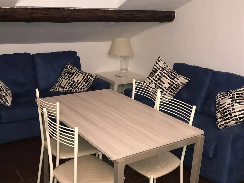 Charming Apartment The Castle Milan