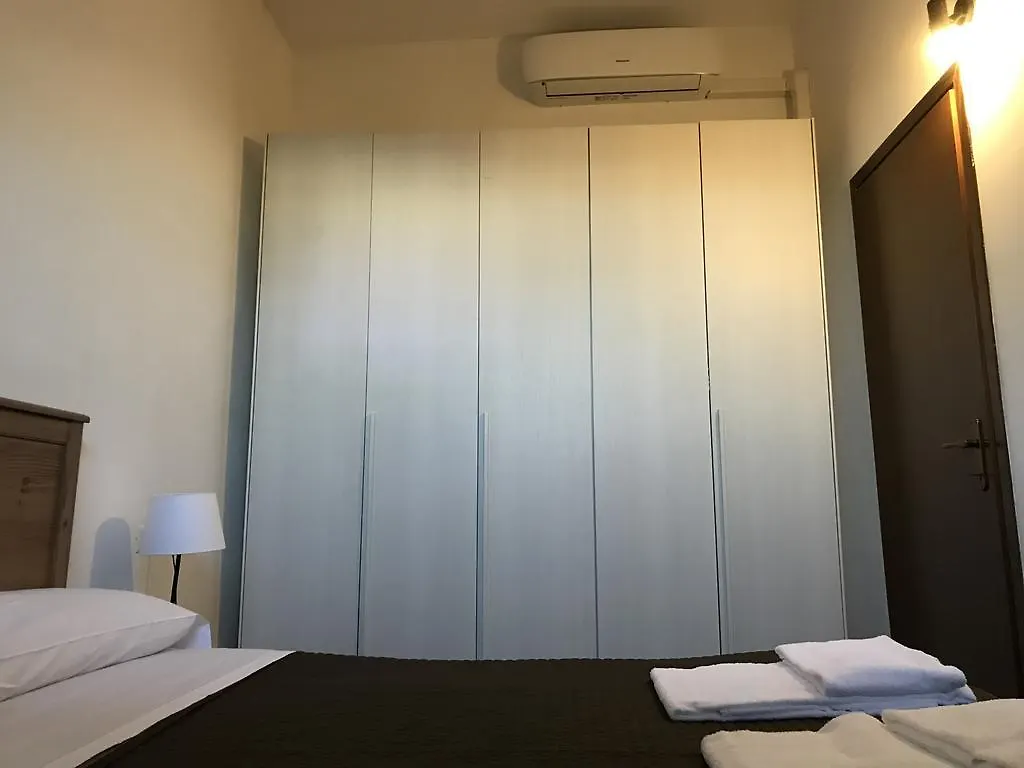 Charming Apartment The Castle Milan